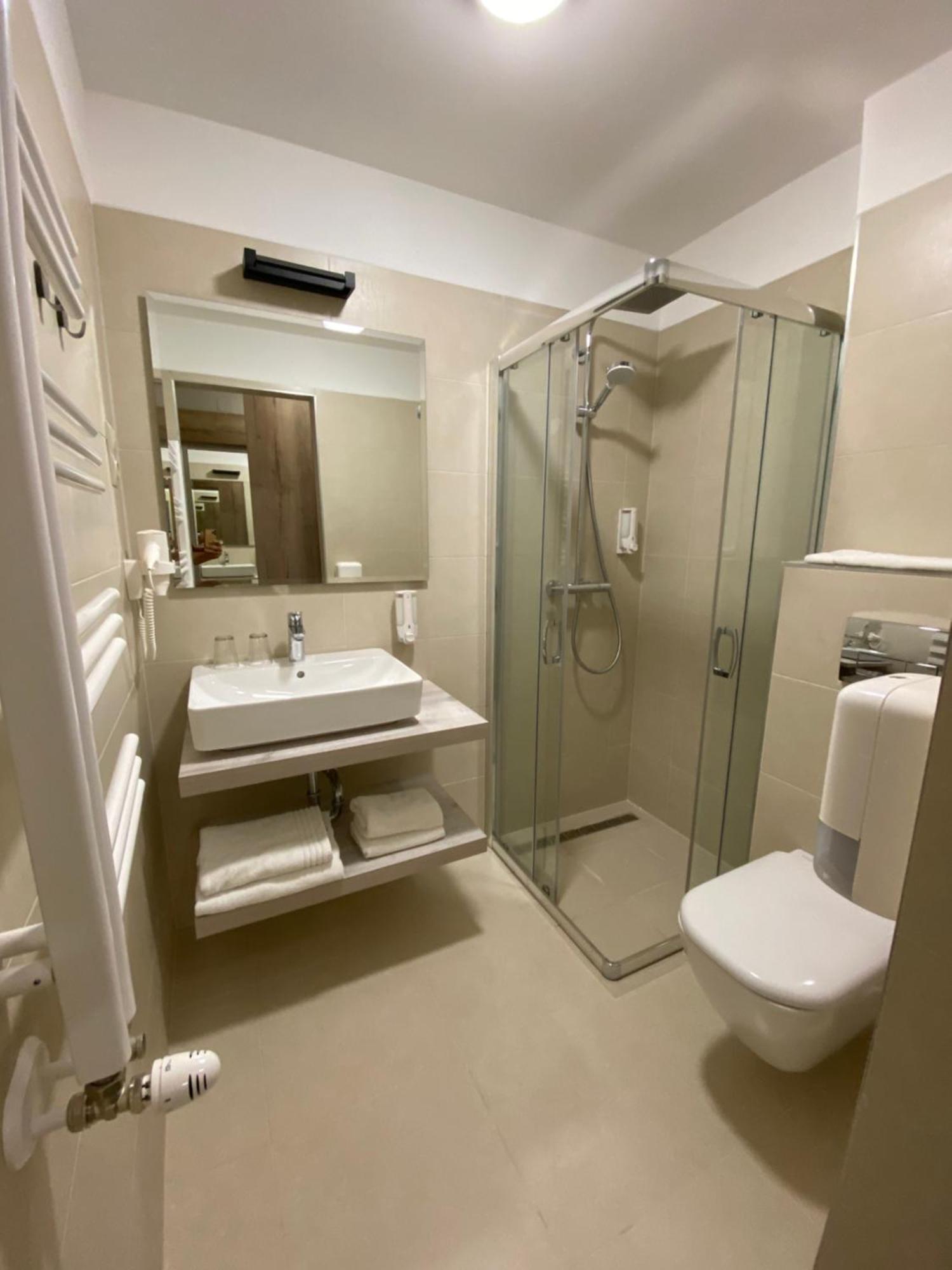 באיה Duna Wellness Hotel מראה חיצוני תמונה
